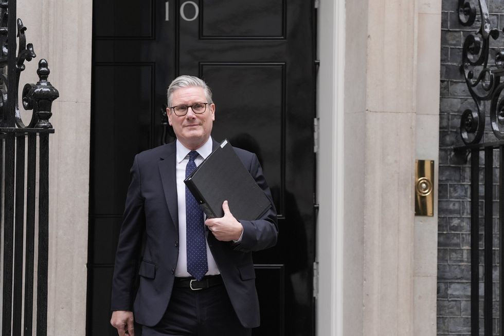 PM leaves No10 for crunch Commons showdown