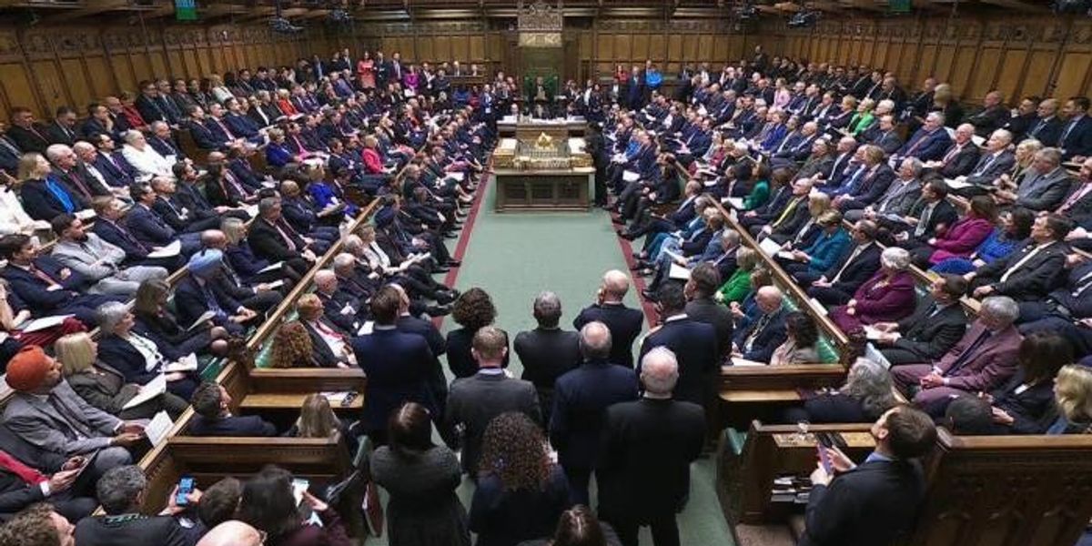 NextImg:PMQs: Kemi Badenoch clashes with Keir Starmer over smartphone ban in schools - 'unnecessary!'
