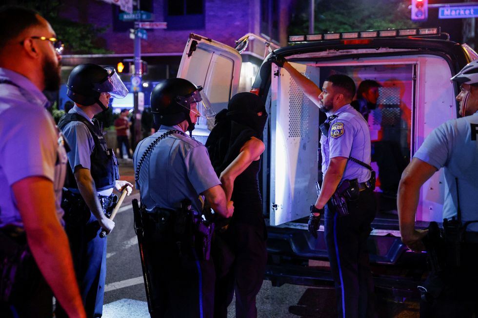 Police arrests protesters near presidential debate venue