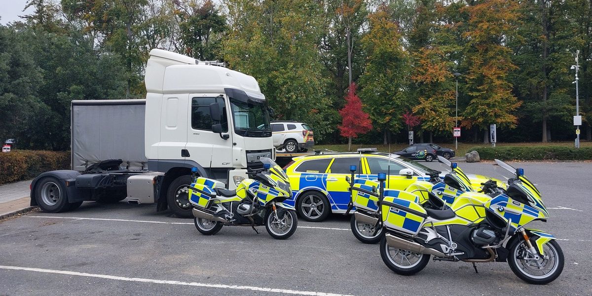 NextImg:Drivers face 'on-the-spot' fines for M25 road offences as rulebreakers held 'accountable'