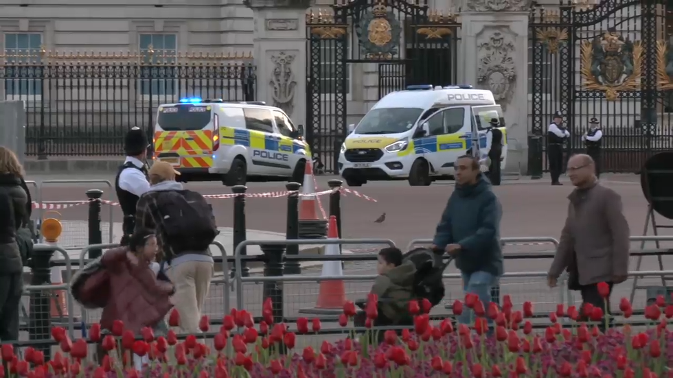 Police outside of Buckingham Palace