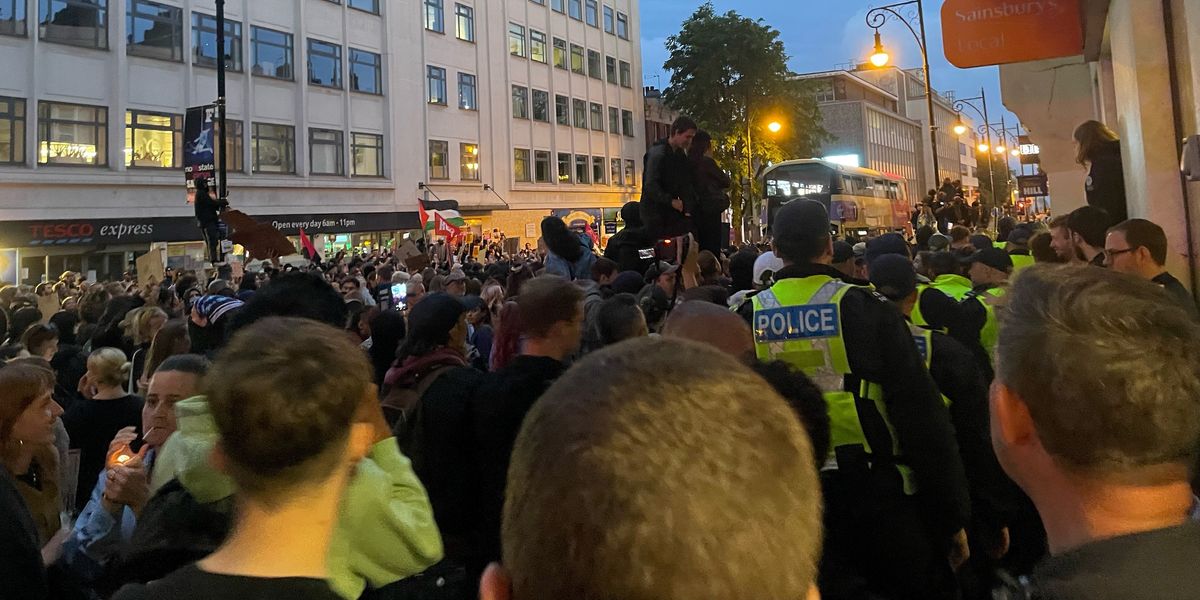 NextImg:PICTURED: Police forced to protect four demonstrators as counter-protesters descend on seaside town