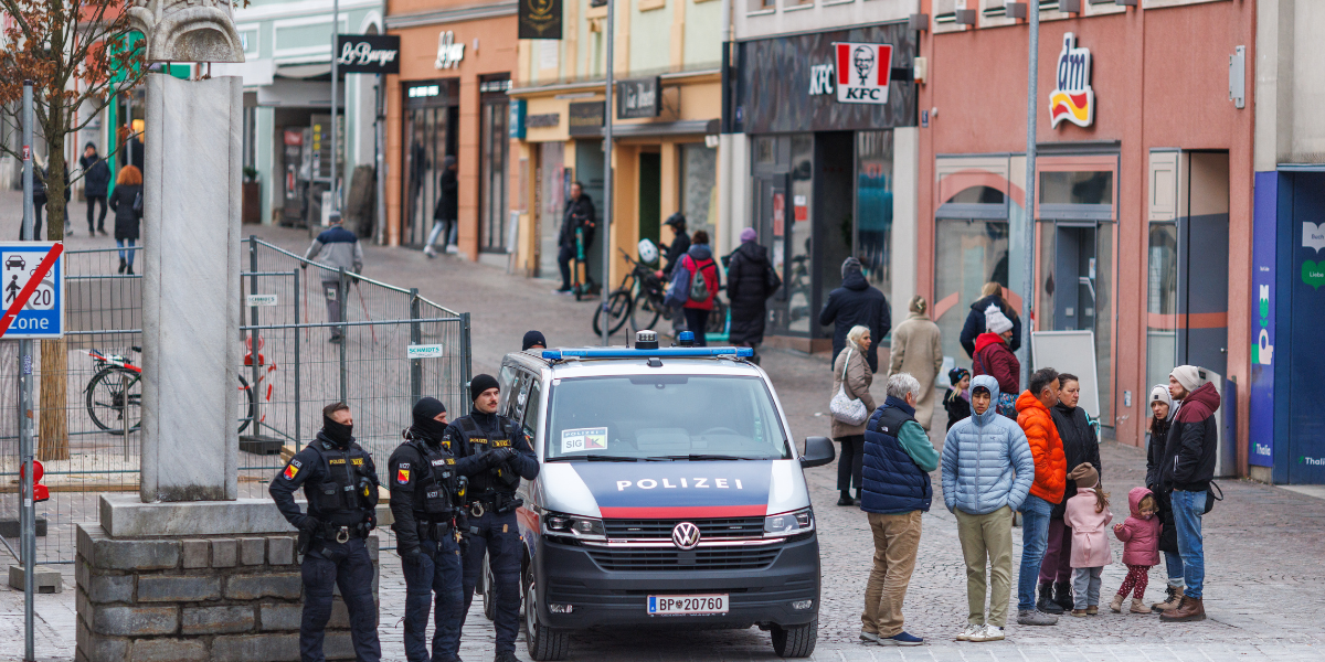 NextImg:Austrian police arrest Isis-supporting teen, 14, over alleged major terror plot