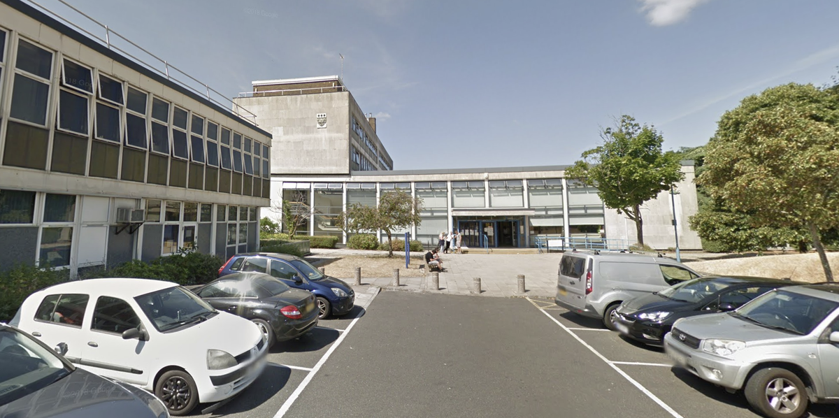NextImg:Asylum hotel migrant who threatened man with snooker cue misses sentencing hearing to eat fish and chips
