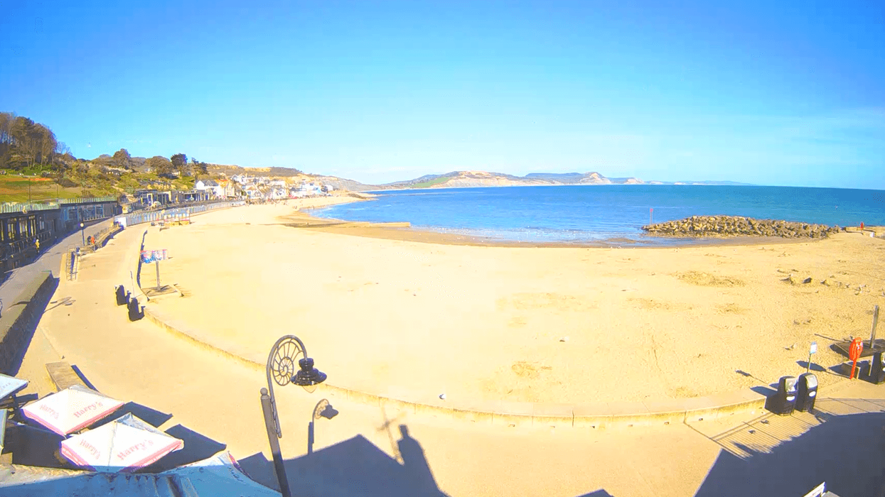 Popular UK beach closed after 'bomb found' as public told to avoid area
