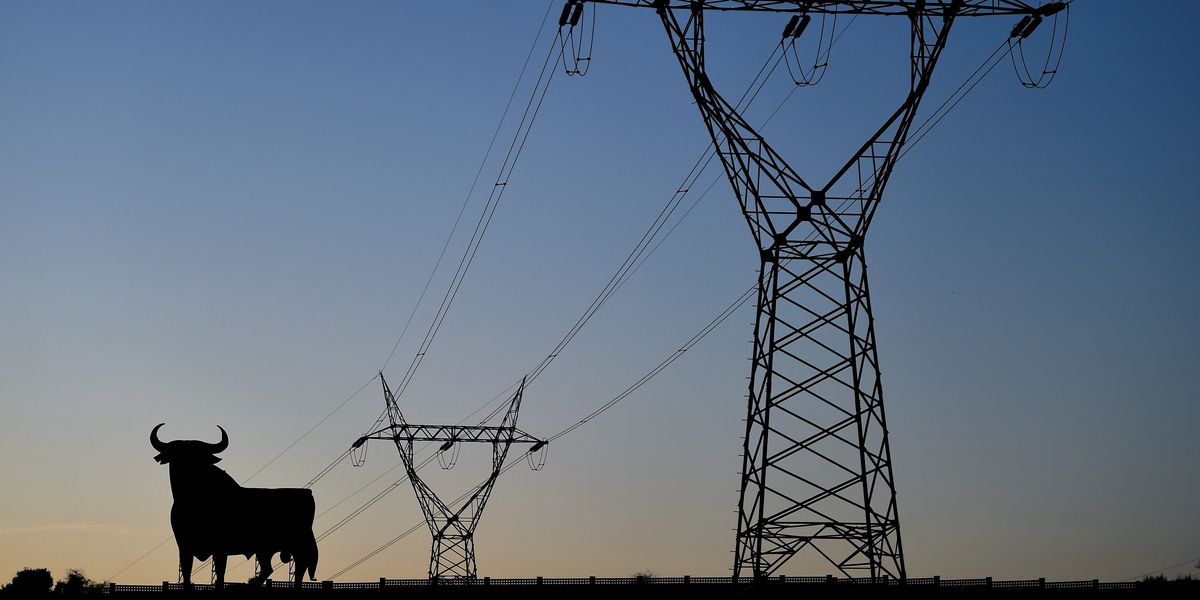 NextImg:Large parts of Spain and Portugal hit by massive power outage as British holidaymakers brace for travel chaos