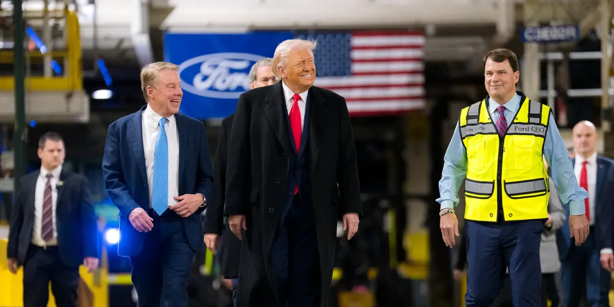 Donald Trump refuses to U-turn after axing mandate 'forcing drivers to buy an electric car' thumbnail