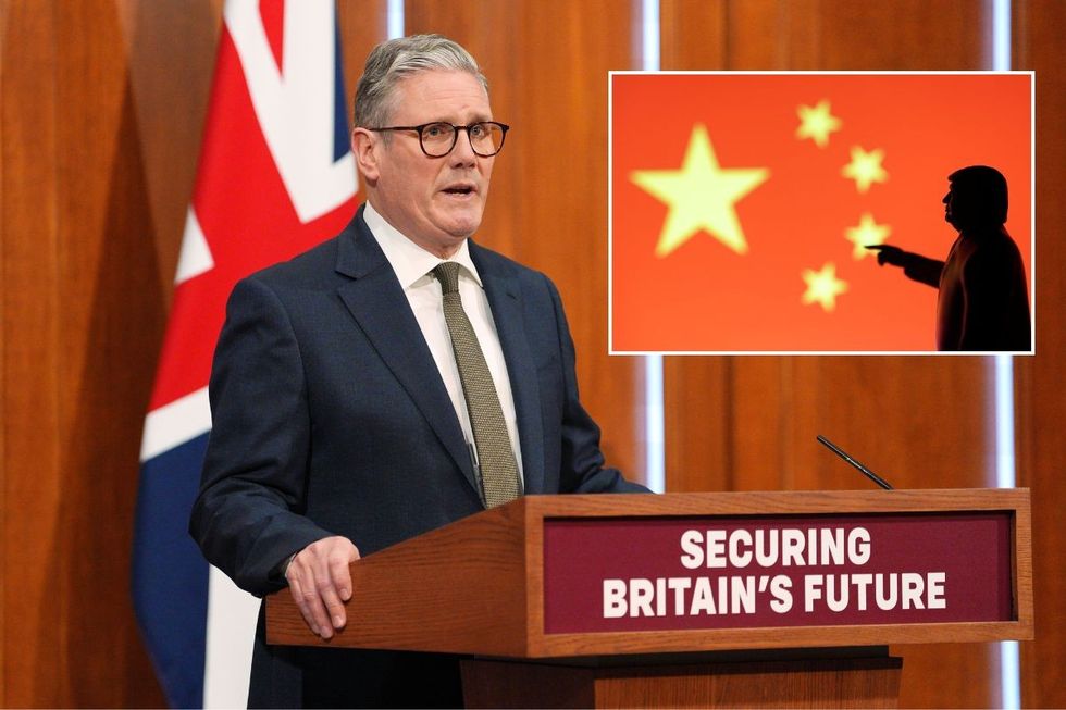 Prime Minister Keir Starmer and Donald Trump pointing at a Chinese flag