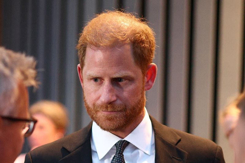 Prince Harry 'asking for trouble' with move that 'set Palace alarm bells ringing' following King Charles reunion