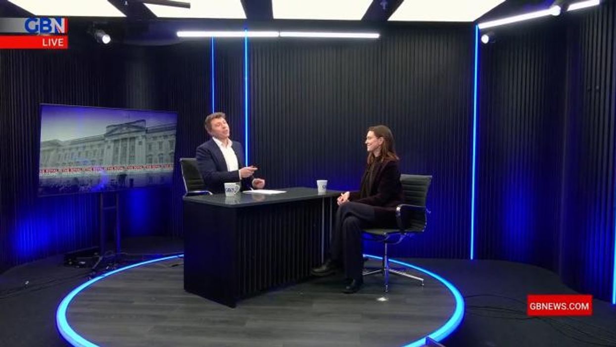 'Birds of a feather stick together!' Prince Harry SLAMMED for selfie with ‘lunatic’ who went on Big Brother