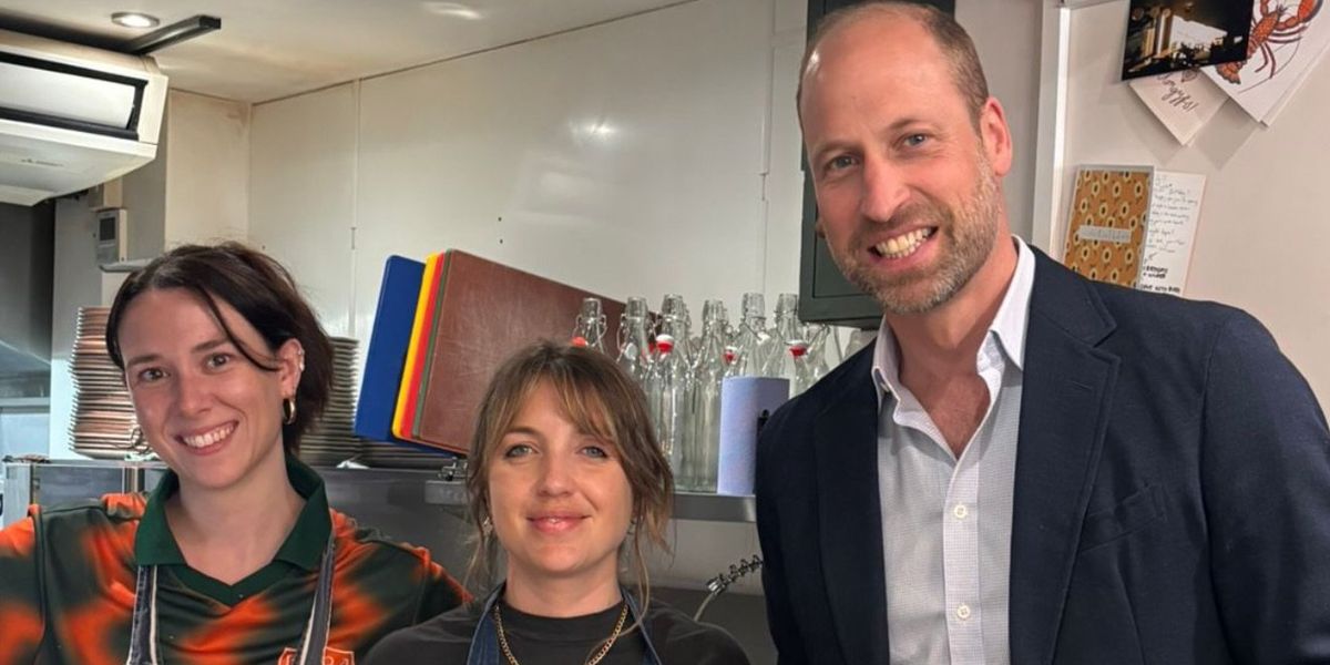 Prince William orders convoy to pull over for surprise visit to Welsh cafe en route to Shoreditch Prince William orders convoy to pull over for surprise visit to Welsh cafe en route to Shoreditch