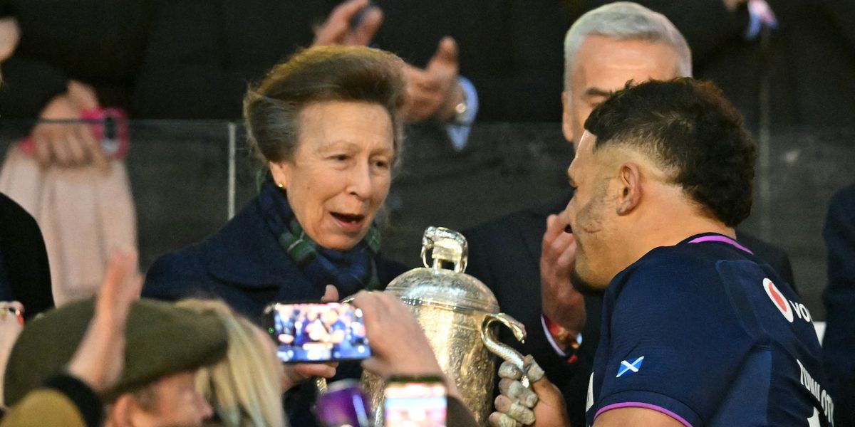 Princess Anne swerves hug from Scotland captain in awkward Calcutta Cup exchange Princess Anne swerves hug from Scotland captain in awkward Calcutta Cup exchange