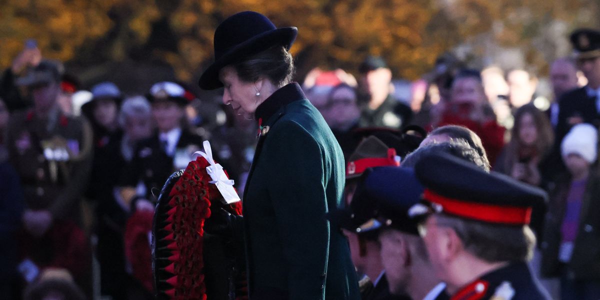 Princess Anne leads Anzac Day tributes at dawn in Hyde Park Princess Anne leads Anzac Day tributes at dawn in Hyde Park