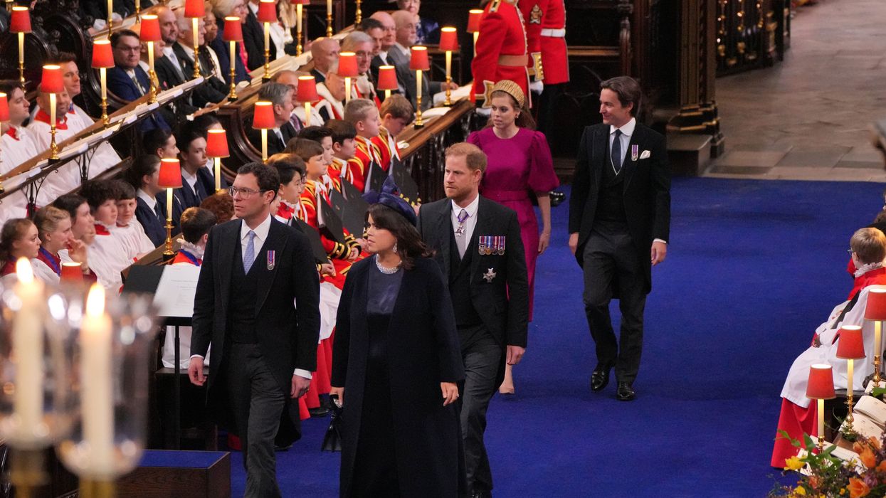 Princess Beatrice and Princess Eugenie appeared “hesitant” in helping their “awkward” cousin Prince Harry over concerns about royal protocol, a body language expert has claimed