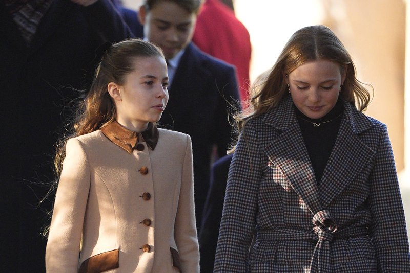 Princess Charlotte sparks fan frenzy as royal walks alongside Zara ...