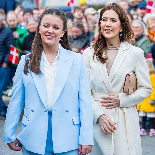 Princess Isabella and Queen Mary