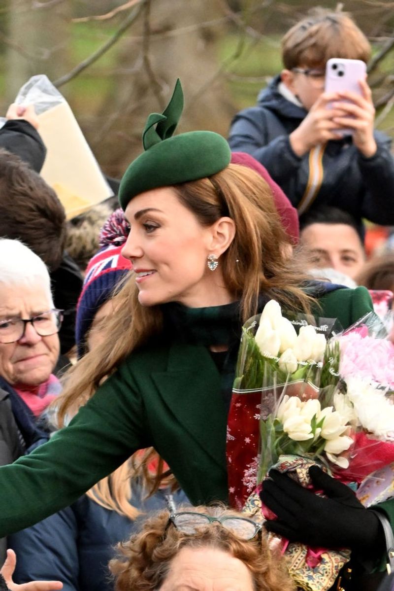 Kate Middleton 'hugely graceful' to health care workers as she shares touching moment with cancer survivor