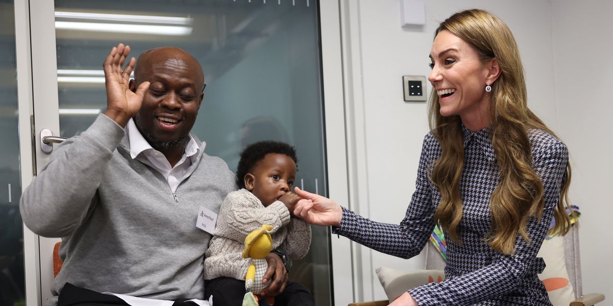 Baby hangs onto Princess of Wales’s finger in heartwarming moment Baby hangs onto Princess of Wales’s finger in heartwarming moment
