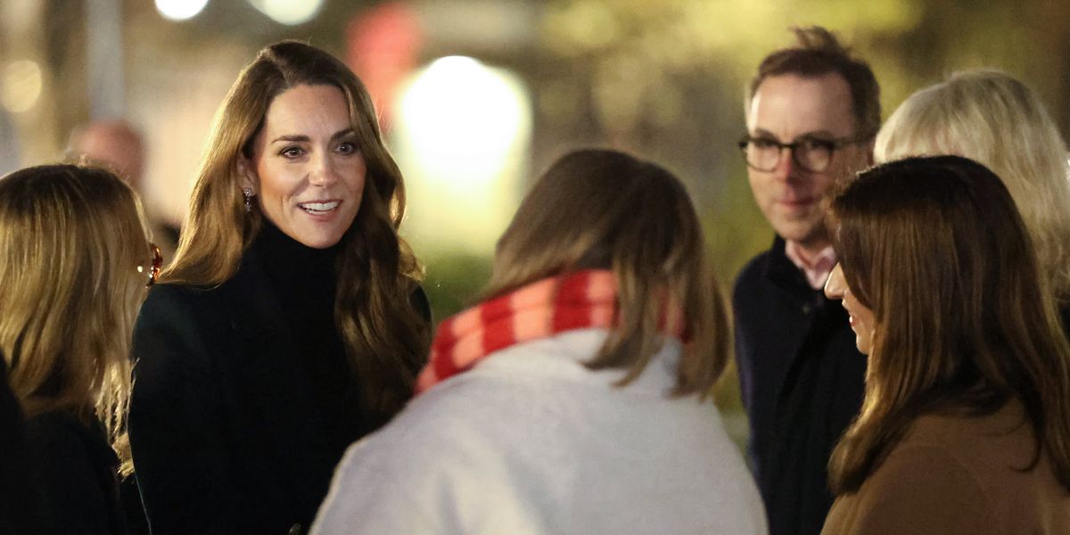 Kate Middleton dedicates rose to cancer victims at London hospital following remission Kate Middleton dedicates rose to cancer victims at London hospital following remission