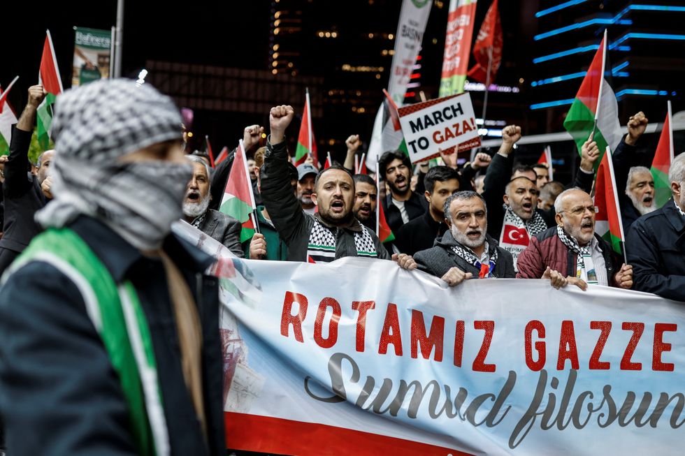 Manifestantes pró-Palestina em Istambul