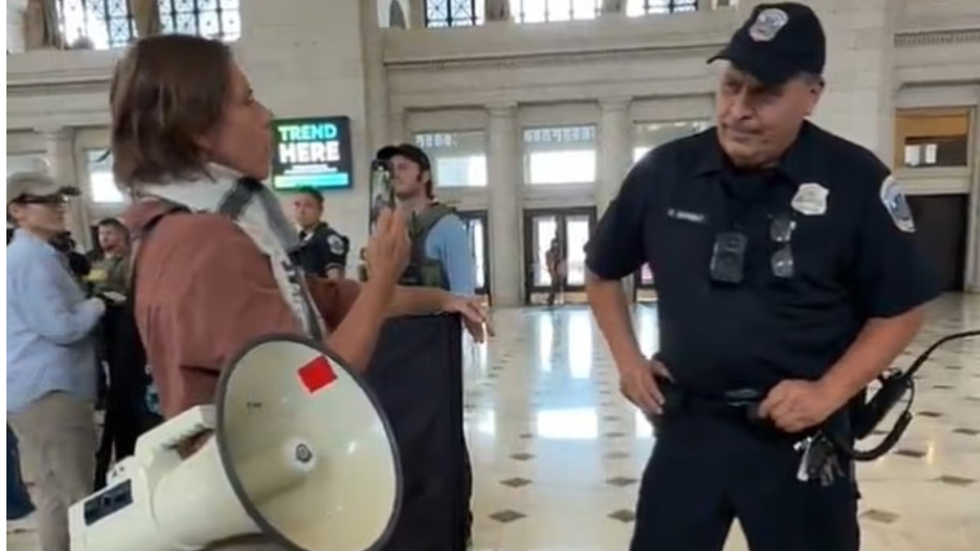 Pro-Palestine protestor in Union Station