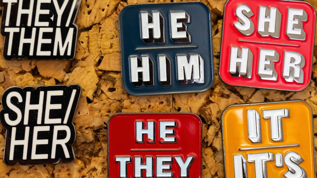 Pronoun badges