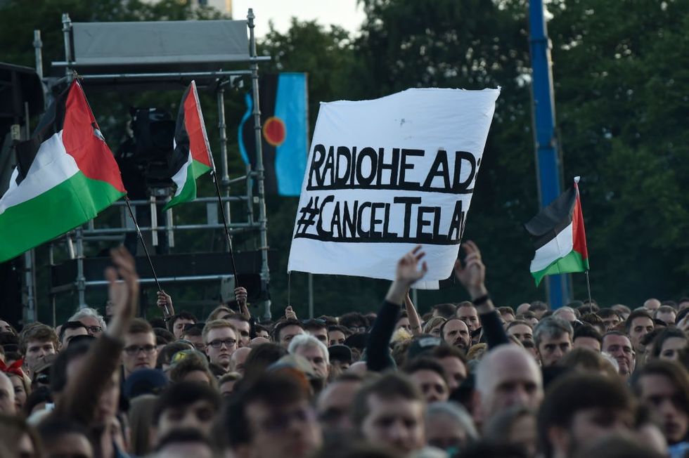 Protest at Radiohead concert