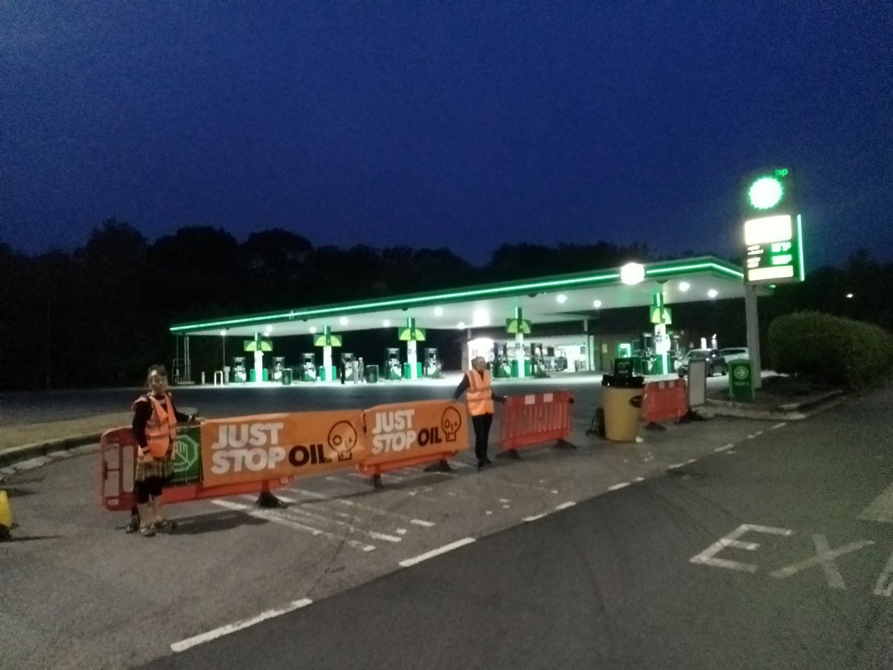 Protesters at petrol pumps on the M25