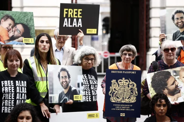 Protesters gather to support handing Mr Fattah British citizenship