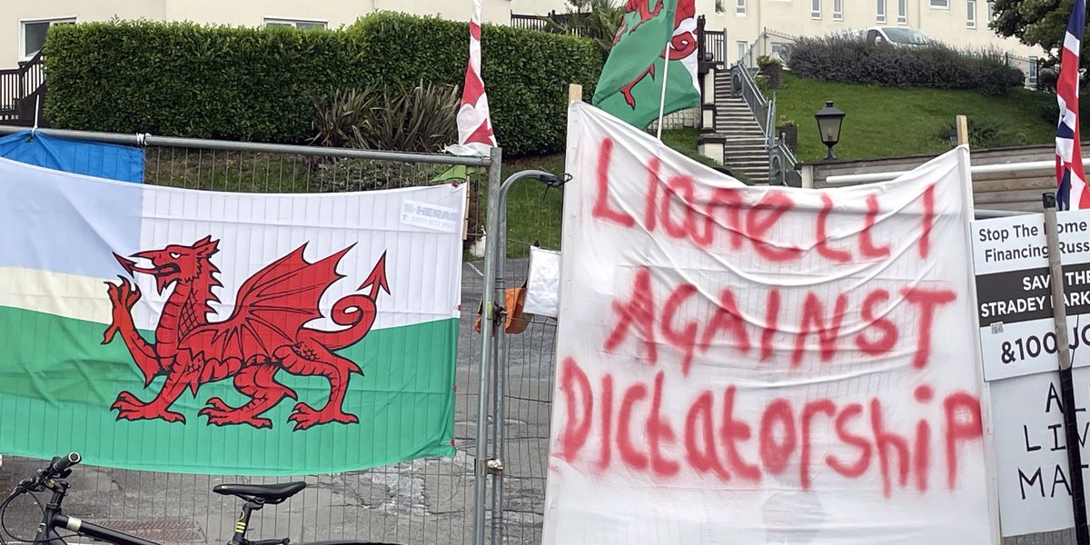 Four-star hotel that was forced to house asylum seekers is ‘shut with immediate effect’ Four-star hotel that was forced to house asylum seekers is ‘shut with immediate effect’