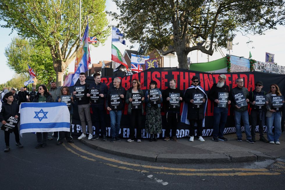 Manifestantes em Golders Green
