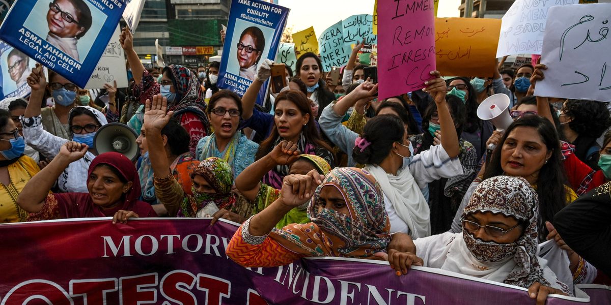 Pakistanis who gang-raped tourist in front of children sentenced to death