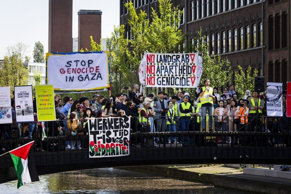 Protests on a bridge