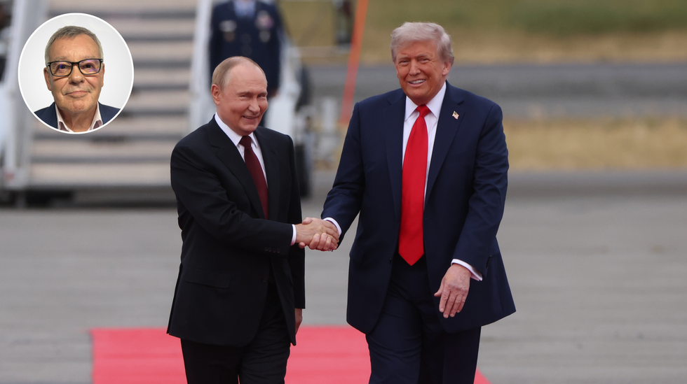 Putin (left), Trump (right)