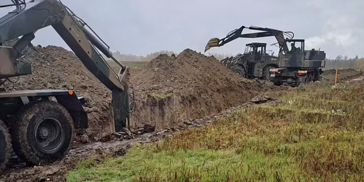 NextImg:Poland begins construction of £1.9bn 'east shield' to defend against Russia