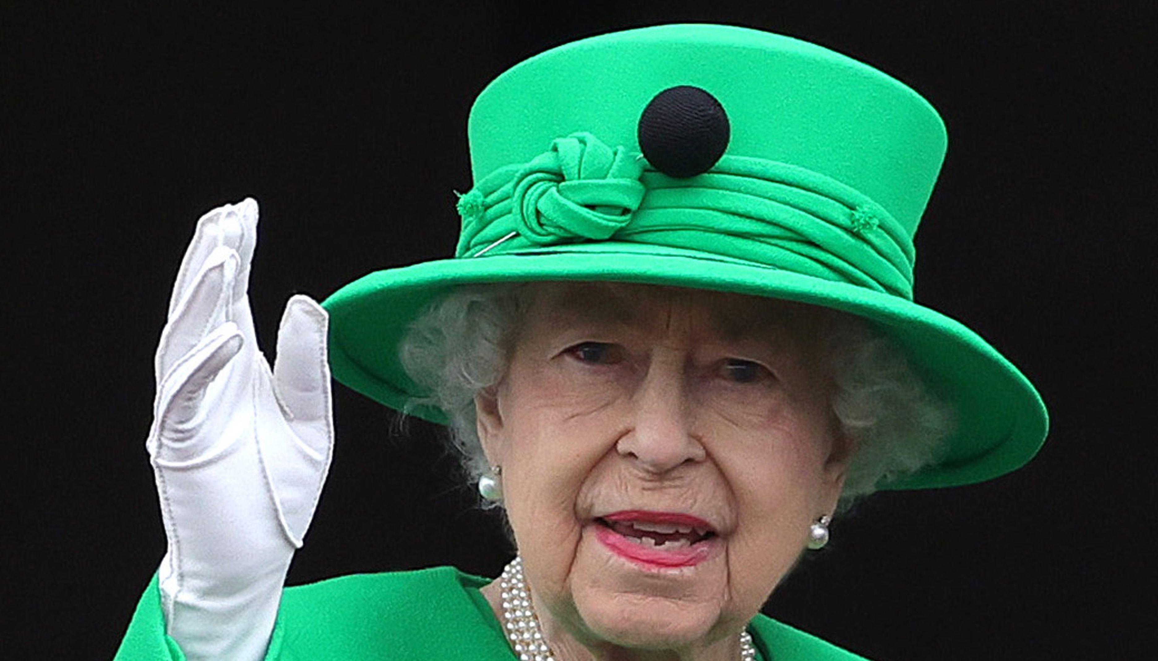 Queen Elizabeth II appears on the balcony of Buckingham Palace at the end of the Platinum Jubilee Pageant, on day four of the Platinum Jubilee celebrations. Picture date: Sunday June 5, 2022.