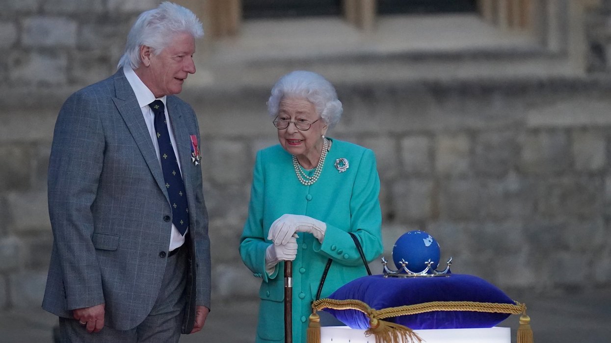 Queen Elizabeth II, Bruno Peek