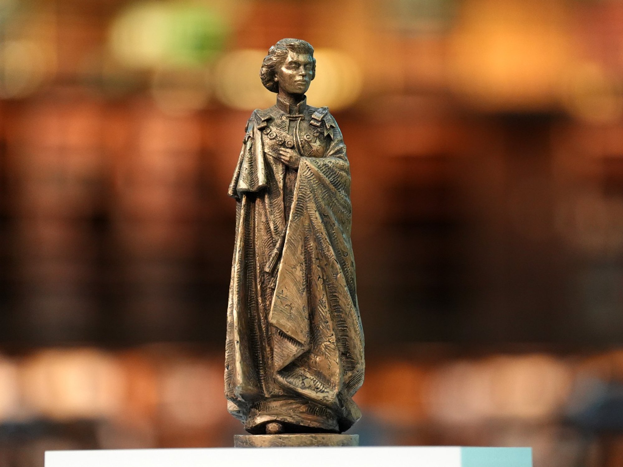 Queen Elizabeth II statue