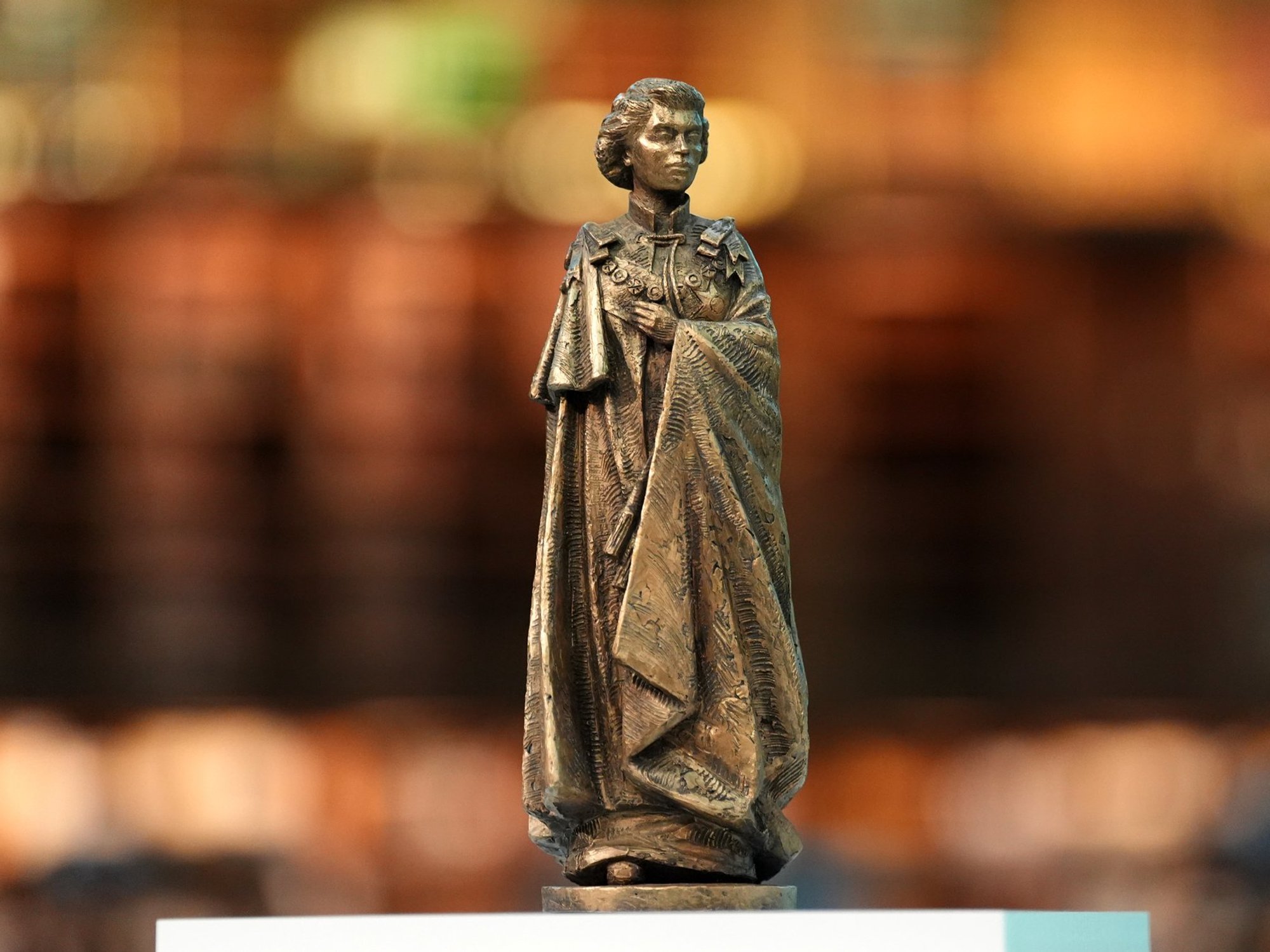 Queen Elizabeth II statue