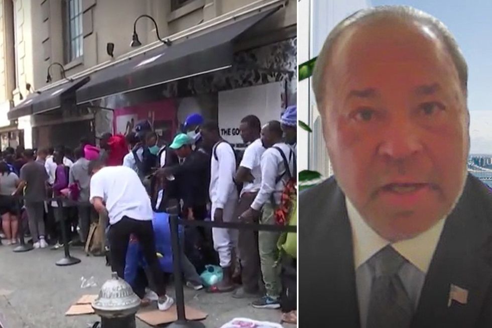 Queue of migrants and Bo Dietl