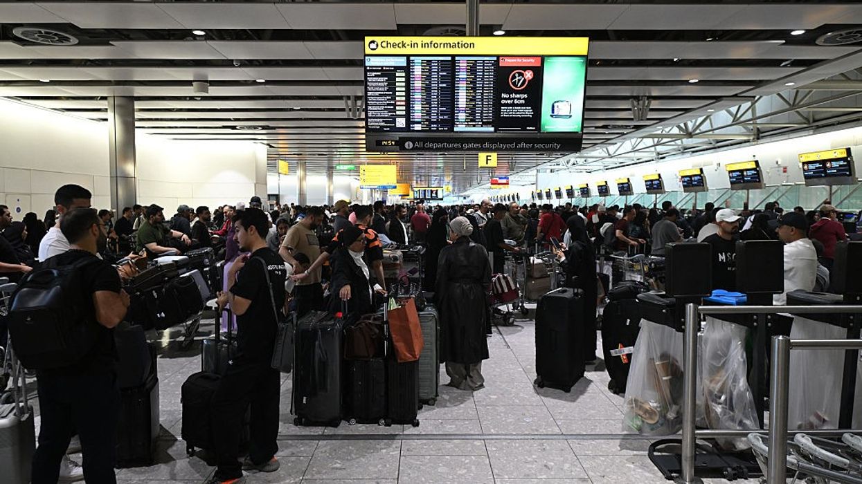 Queues at heathrow airport