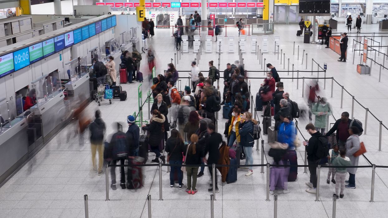 Queues in Gatwick Airport