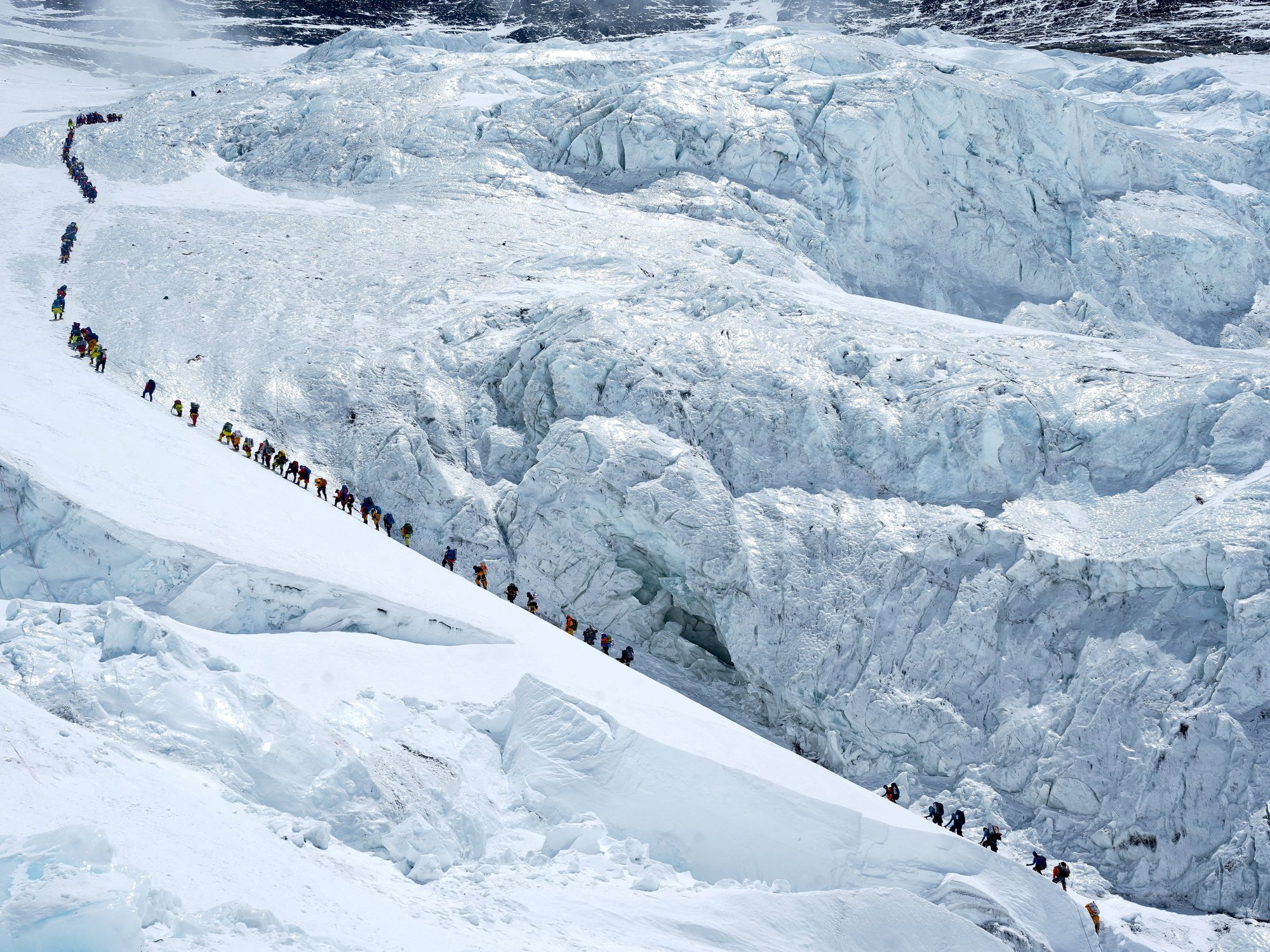 Queues of people on Mount Everest