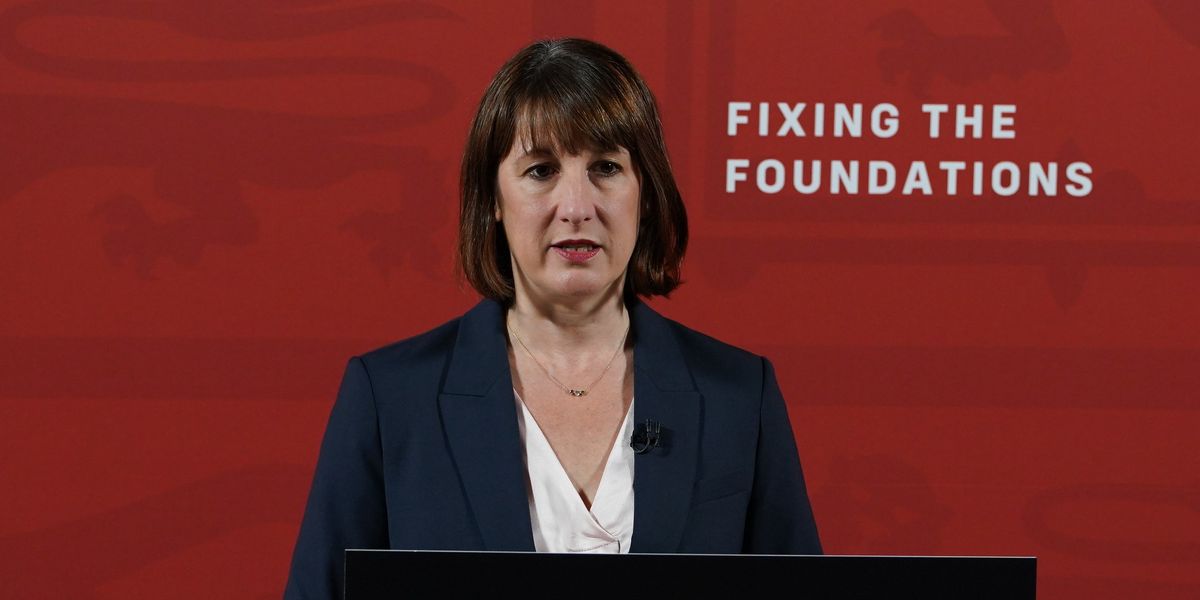 NextImg:Rachel Reeves warned non-dom crackdown could land Labour with £1 BILLION bill