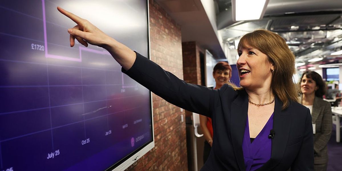 Rachel Reeves falls £33 short on energy bill promise after Labour repeatedly pledged £150 savings Rachel Reeves falls £33 short on energy bill promise after Labour repeatedly pledged £150 savings