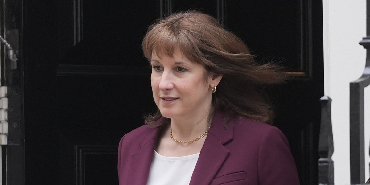 Petrol retailers withdraw from crisis talks with Chancellor after ‘inflammatory language’ sparks ‘abuse’ at pumps Petrol retailers withdraw from crisis talks with Chancellor after ‘inflammatory language’ sparks ‘abuse’ at pumps