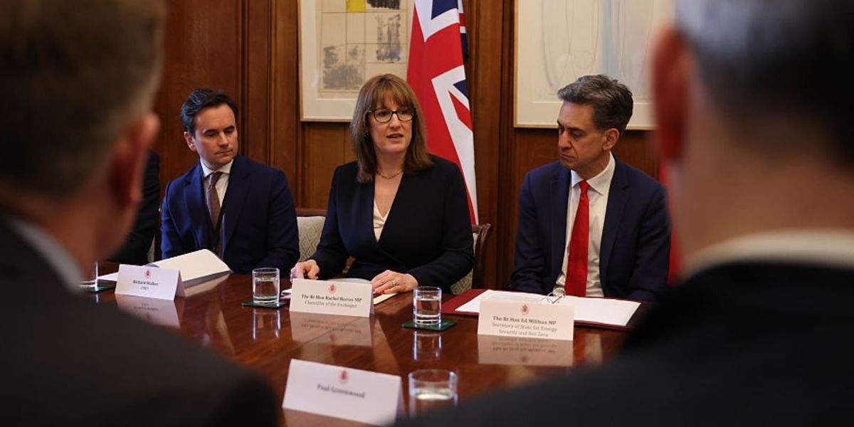 Rachel Reeves scolded over ‘entirely performative’ meetings as energy crisis hits UK economy Rachel Reeves scolded over ‘entirely performative’ meetings as energy crisis hits UK economy