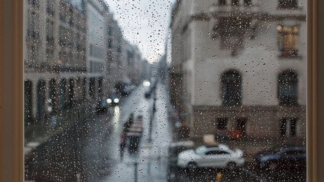 RAINY WINDOW