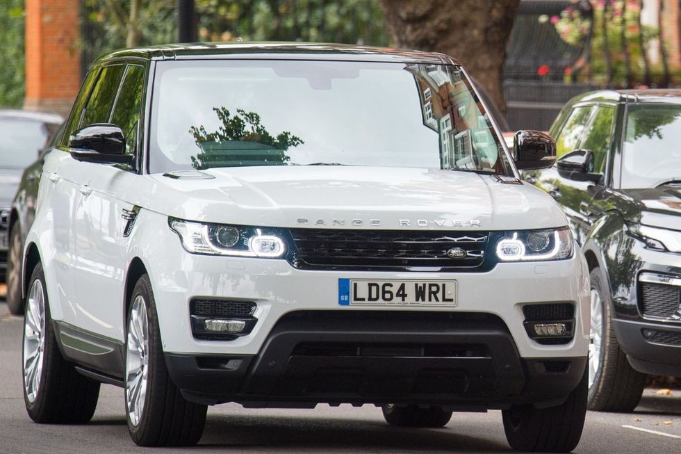 Range Rover driving through London