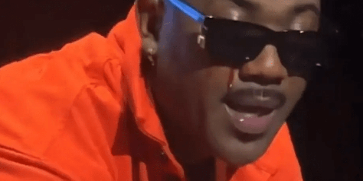 Ray J shocks fans as he performs show with ‘blood streaming from eyes’ after ‘months to live’ claim Ray J shocks fans as he performs show with ‘blood streaming from eyes’ after ‘months to live’ claim